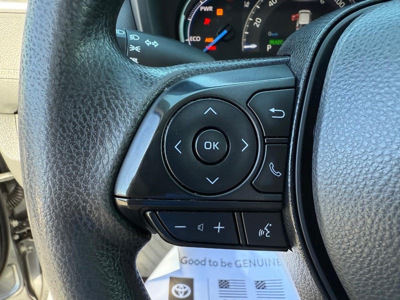 Toyota RAV4 Vehicle Image 13