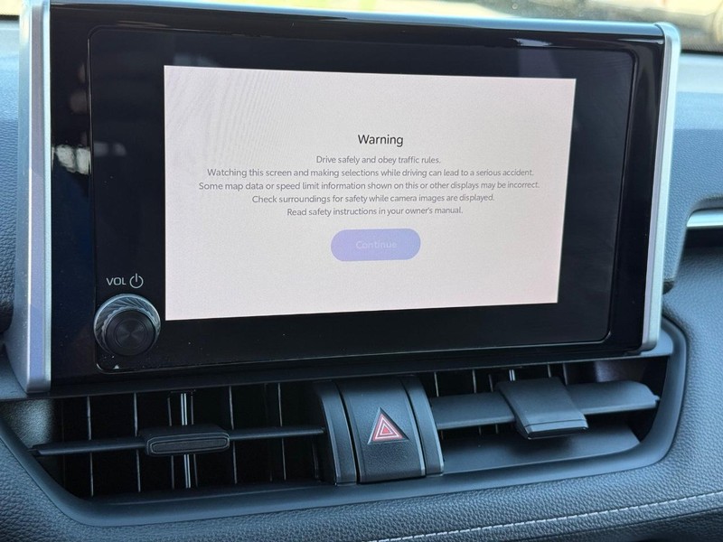 Toyota RAV4 Vehicle Image 15