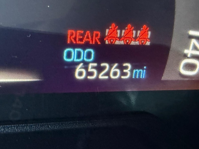 Toyota RAV4 Vehicle Image 21