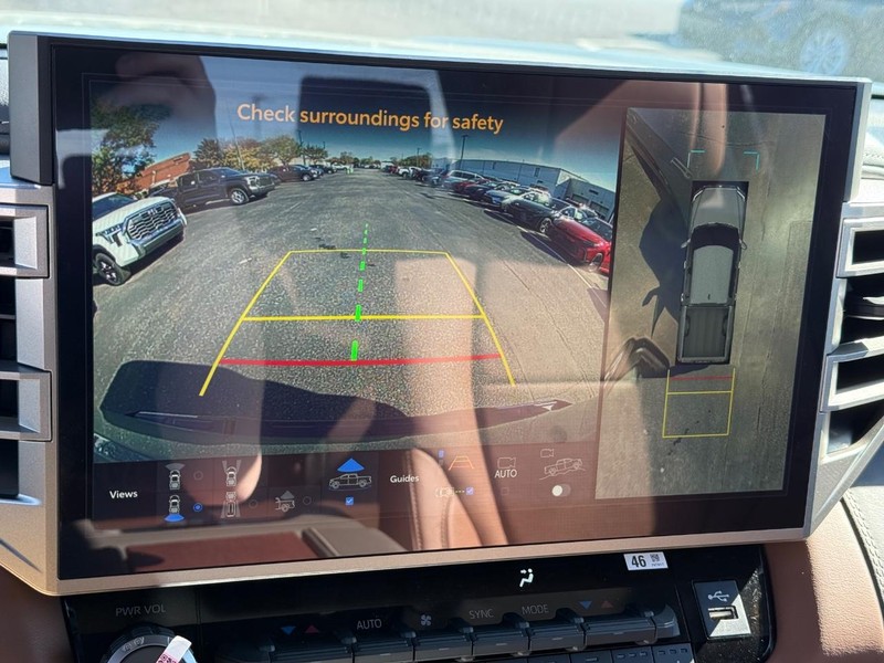 Toyota Tundra 4WD Vehicle Image 13