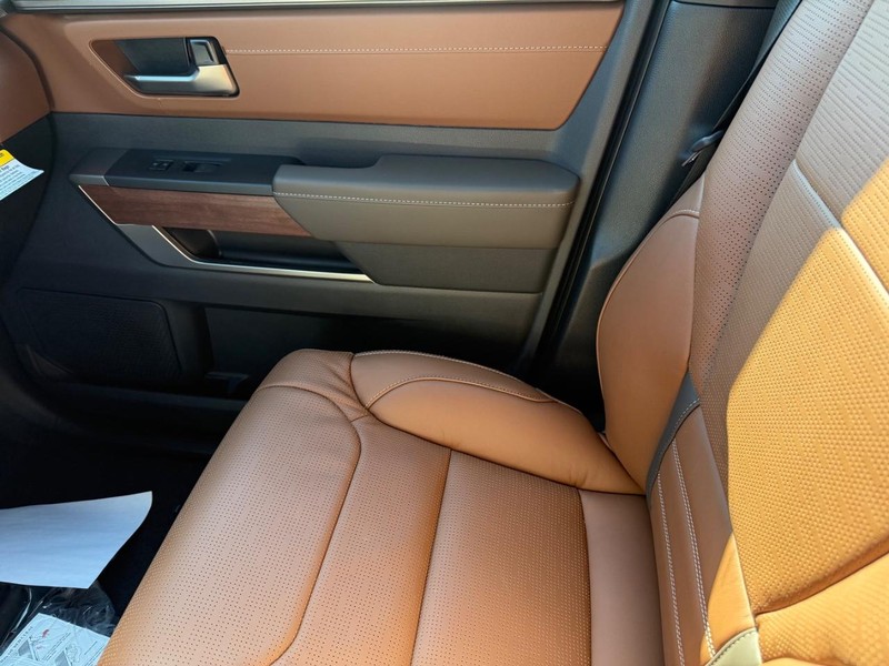 Toyota Tundra 4WD Vehicle Image 16