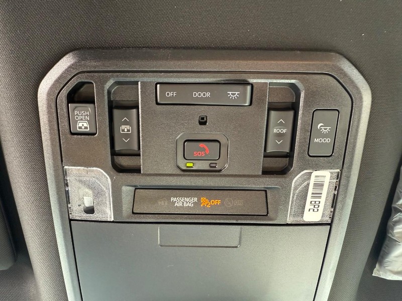 Toyota Tundra 4WD Vehicle Image 17