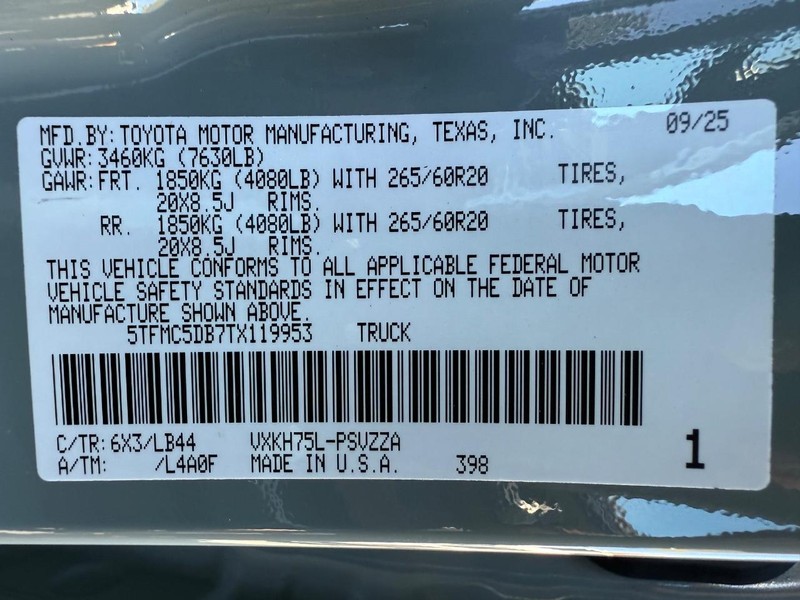 Toyota Tundra 4WD Vehicle Image 22