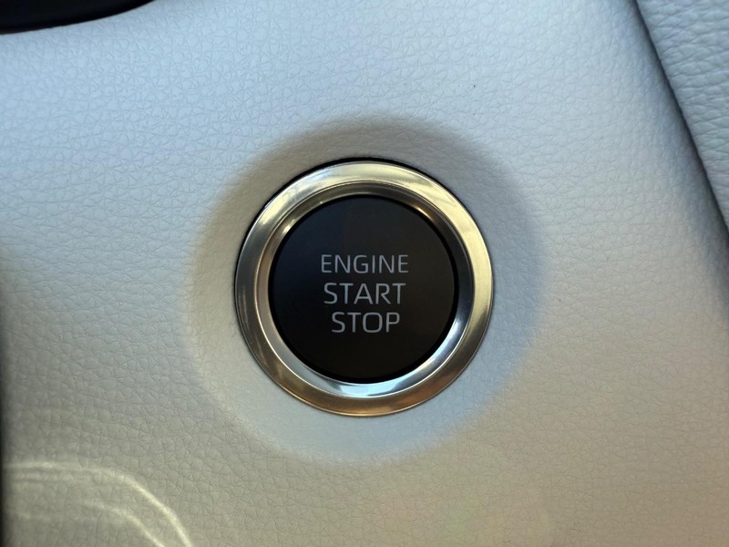 Toyota Corolla Vehicle Image 09