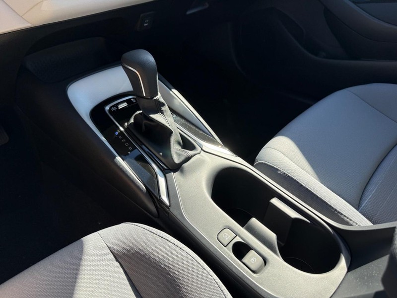 Toyota Corolla Vehicle Image 13