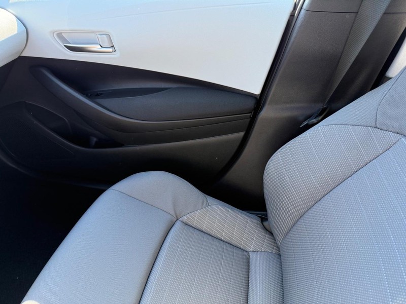 Toyota Corolla Vehicle Image 14