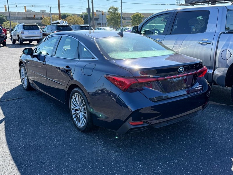Toyota Avalon Vehicle Image 03