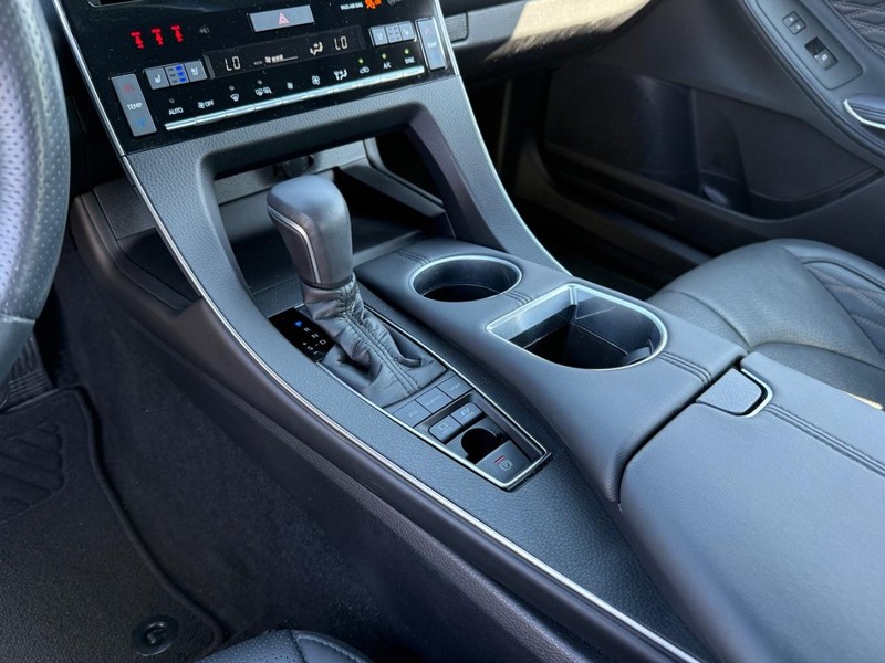 Toyota Avalon Vehicle Image 21