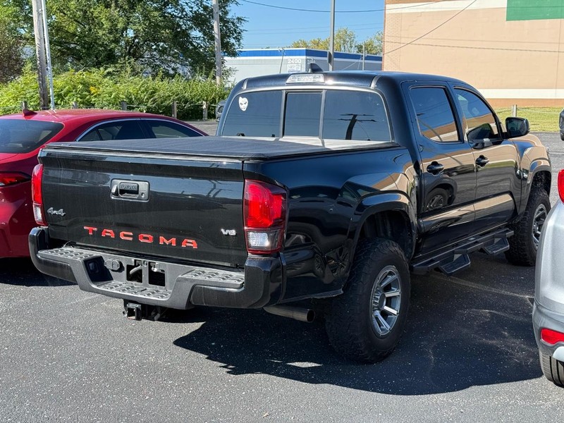 Toyota Tacoma 4WD Vehicle Image 04