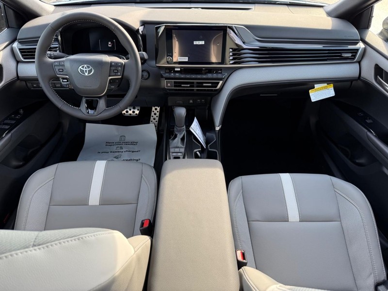 Toyota Camry Vehicle Image 05