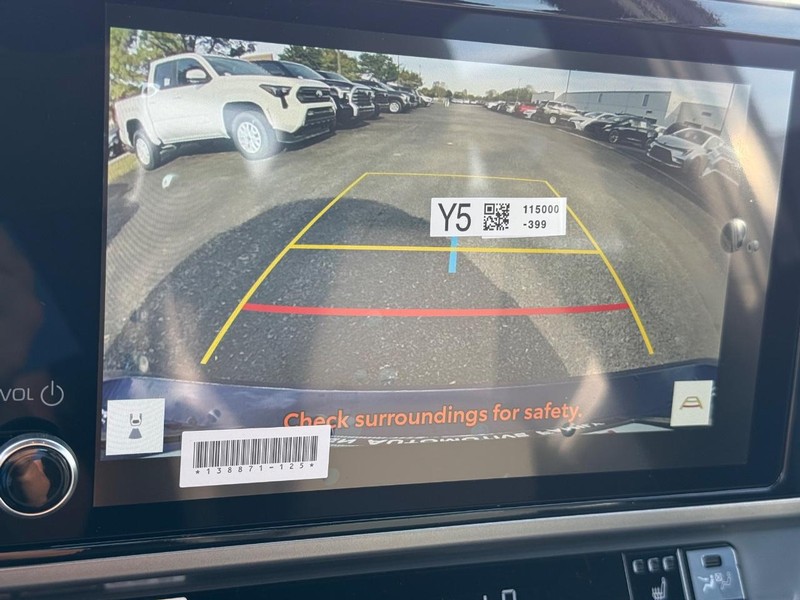 Toyota Camry Vehicle Image 12