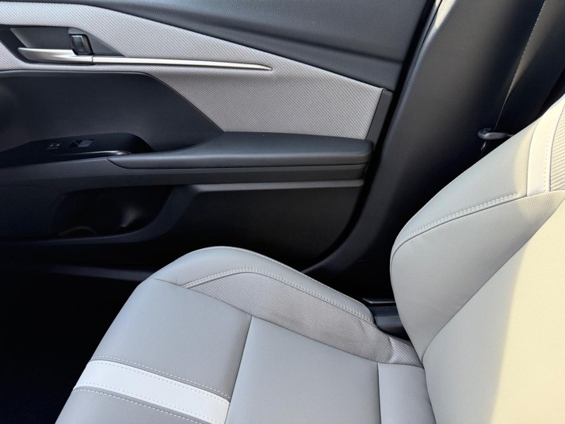 Toyota Camry Vehicle Image 15