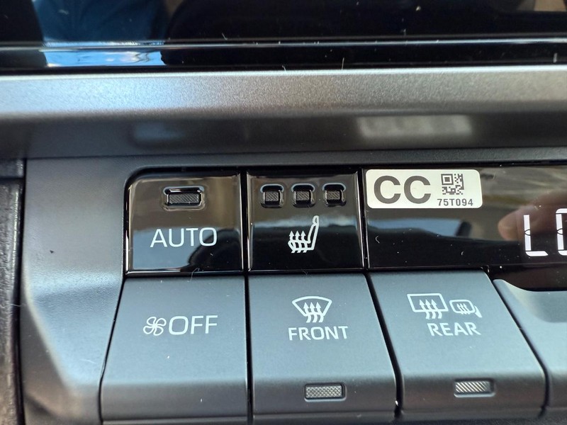 Toyota Camry Vehicle Image 11
