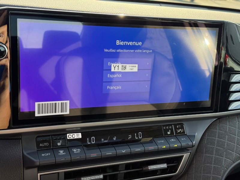 Toyota Camry Vehicle Image 12
