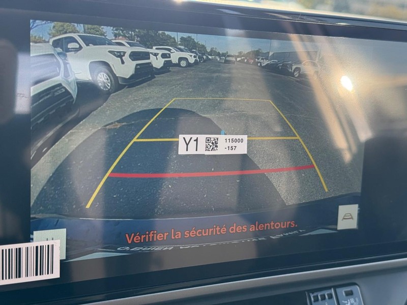 Toyota Camry Vehicle Image 13