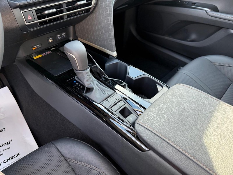 Toyota Camry Vehicle Image 15