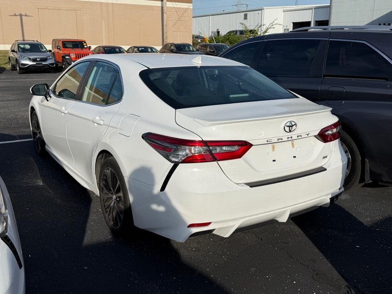 Toyota Camry Vehicle Image 03