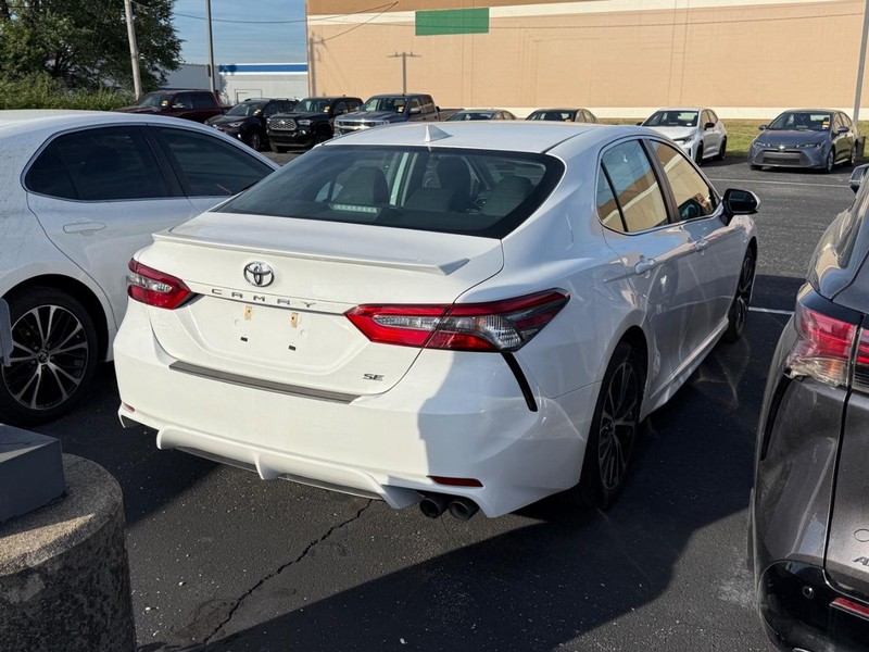 Toyota Camry Vehicle Image 04