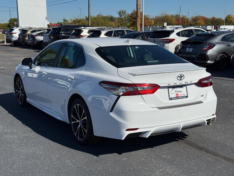 Toyota Camry Vehicle Image 05