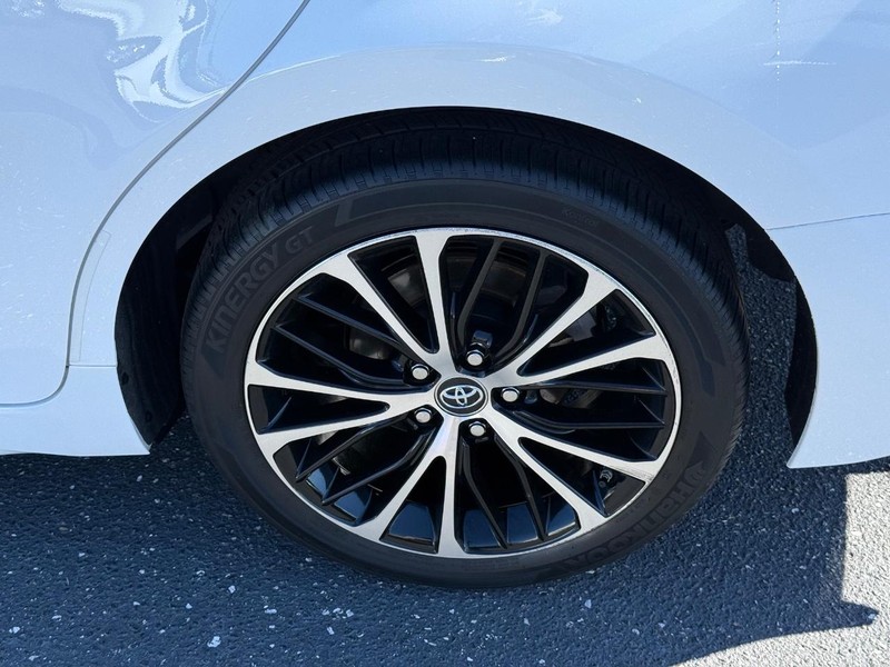 Toyota Camry Vehicle Image 06