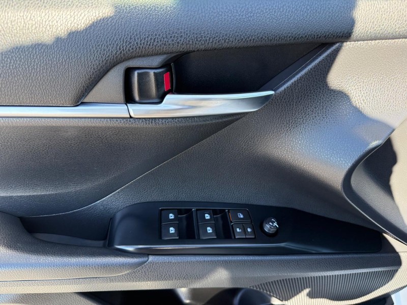 Toyota Camry Vehicle Image 21