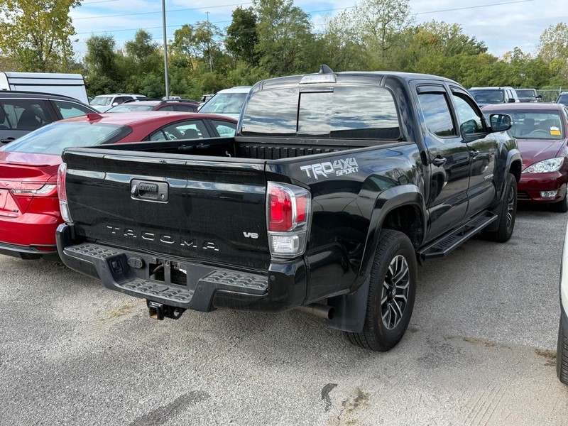 Toyota Tacoma 4WD Vehicle Image 04