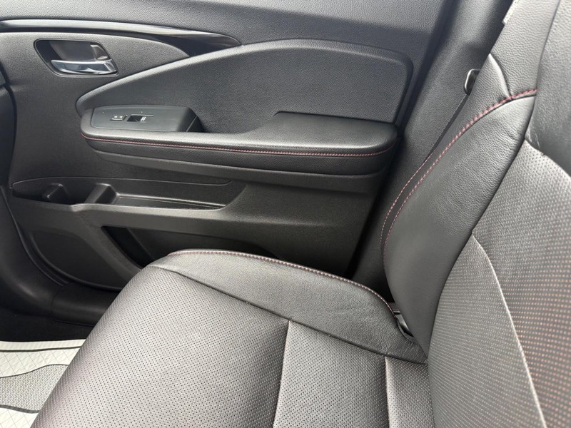 Honda Pilot Vehicle Image 24