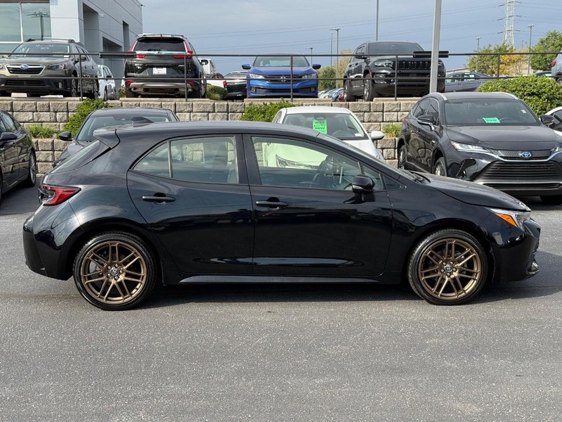 Toyota Corolla Hatchback Vehicle Image 02