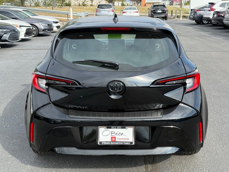 Toyota Corolla Hatchback Vehicle Image 04
