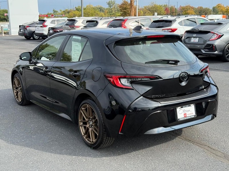 Toyota Corolla Hatchback Vehicle Image 05