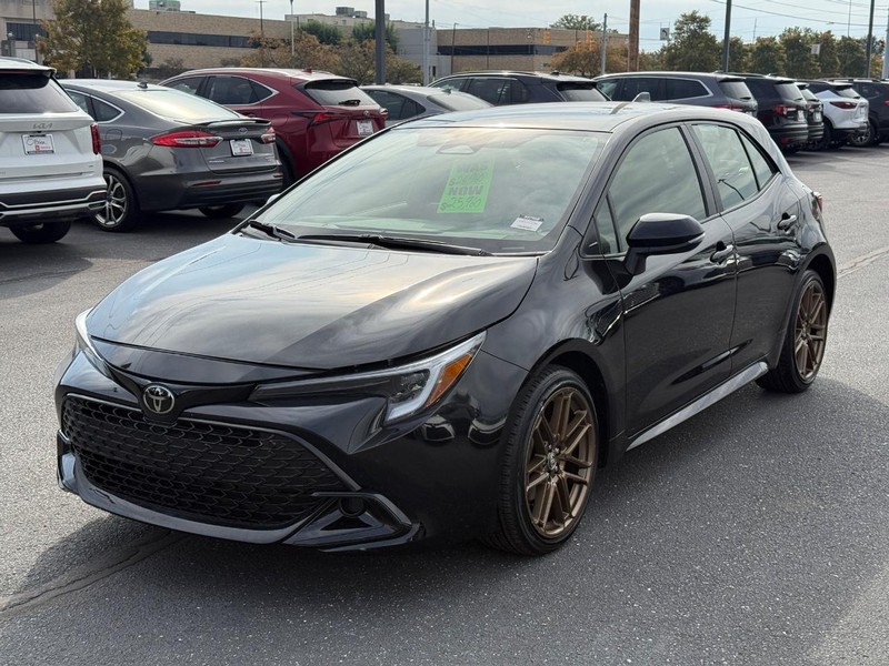 Toyota Corolla Hatchback Vehicle Image 08