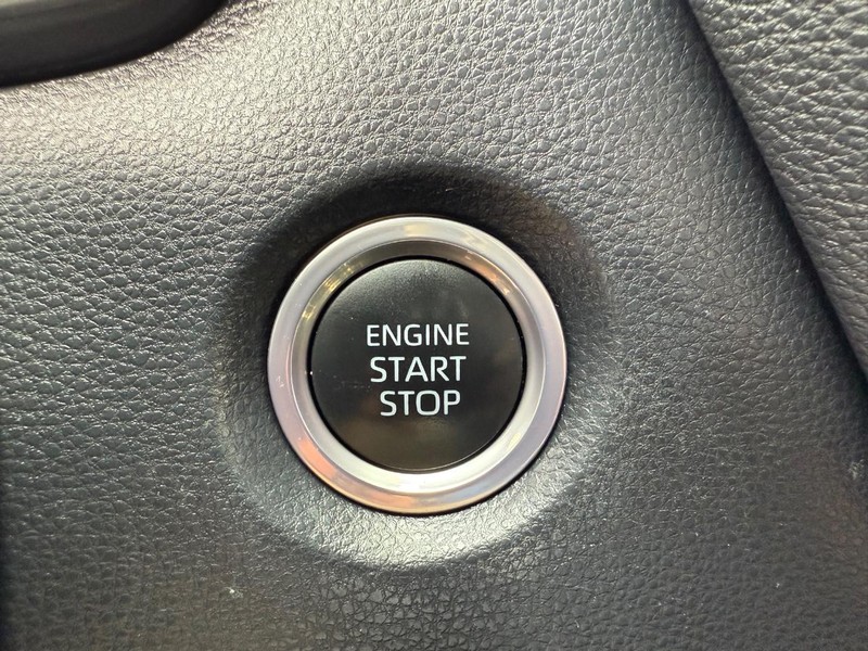 Toyota Corolla Hatchback Vehicle Image 15