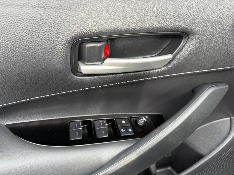 Toyota Corolla Hatchback Vehicle Image 23