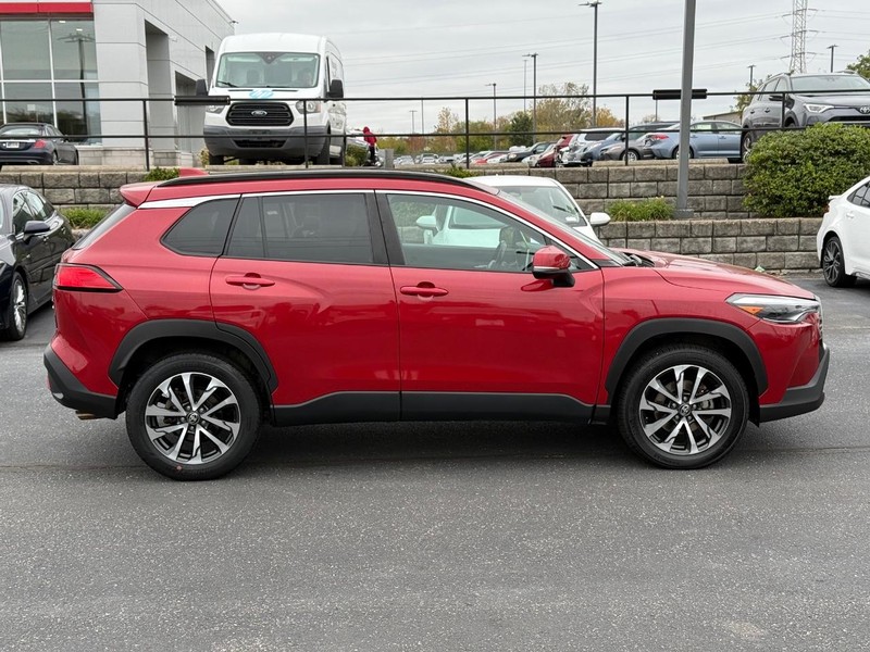 Toyota Corolla Cross Vehicle Image 02