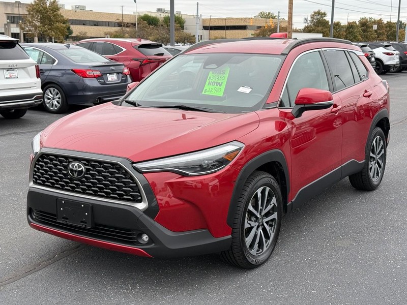 Toyota Corolla Cross Vehicle Image 08