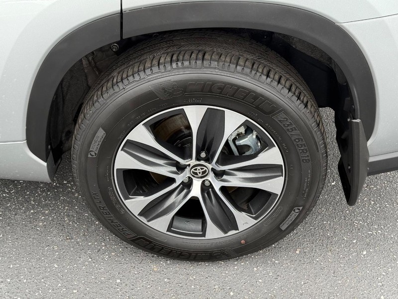 Toyota Highlander Vehicle Image 06