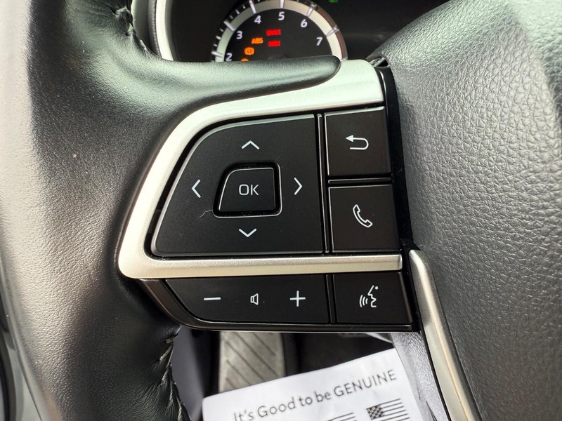 Toyota Highlander Vehicle Image 16