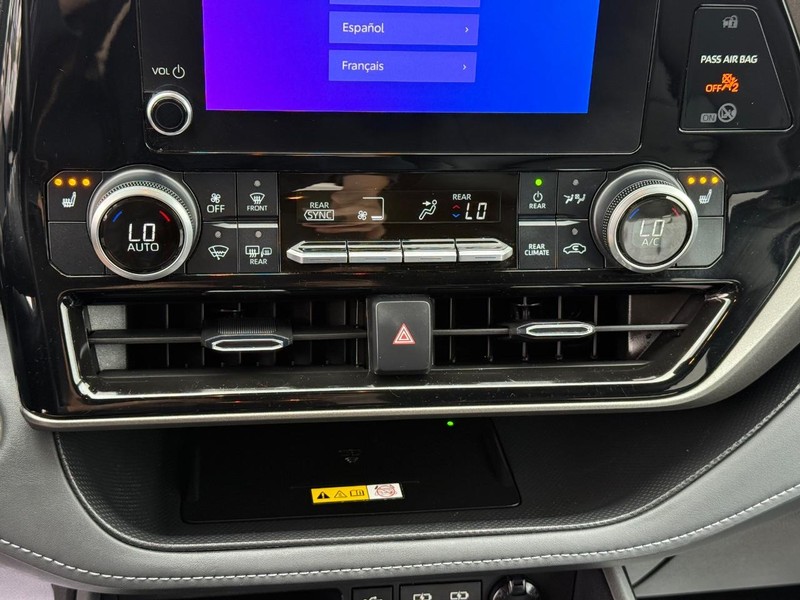 Toyota Highlander Vehicle Image 22