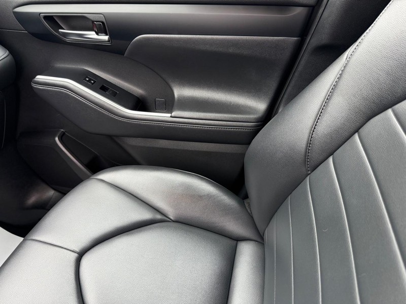 Toyota Highlander Vehicle Image 24