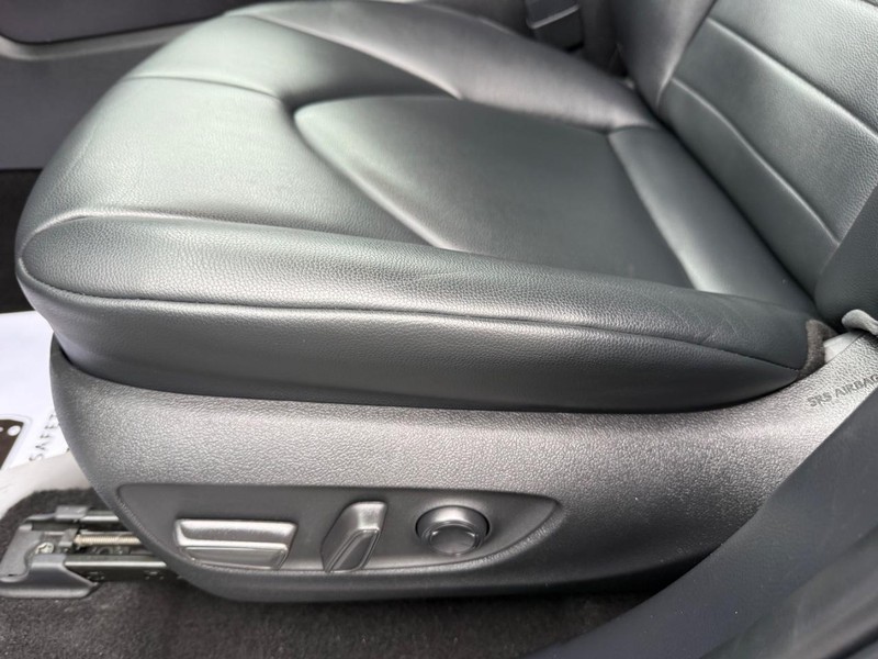 Toyota Highlander Vehicle Image 29