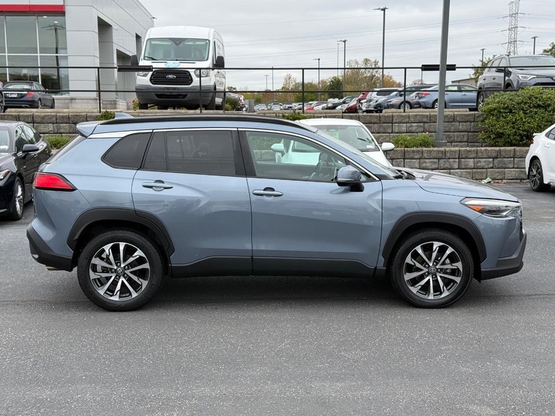 Toyota Corolla Cross Vehicle Image 02