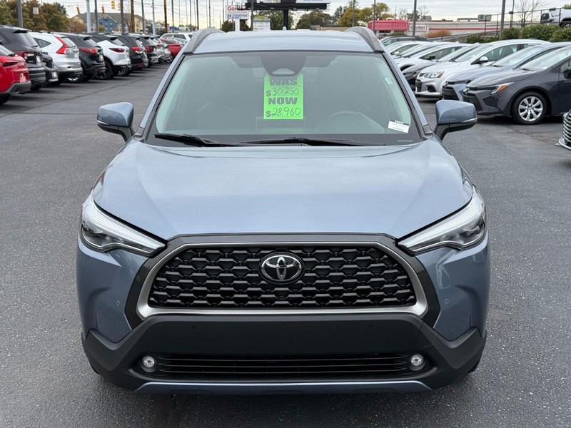 Toyota Corolla Cross Vehicle Image 09