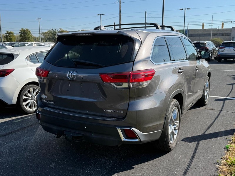 Toyota Highlander Vehicle Image 04