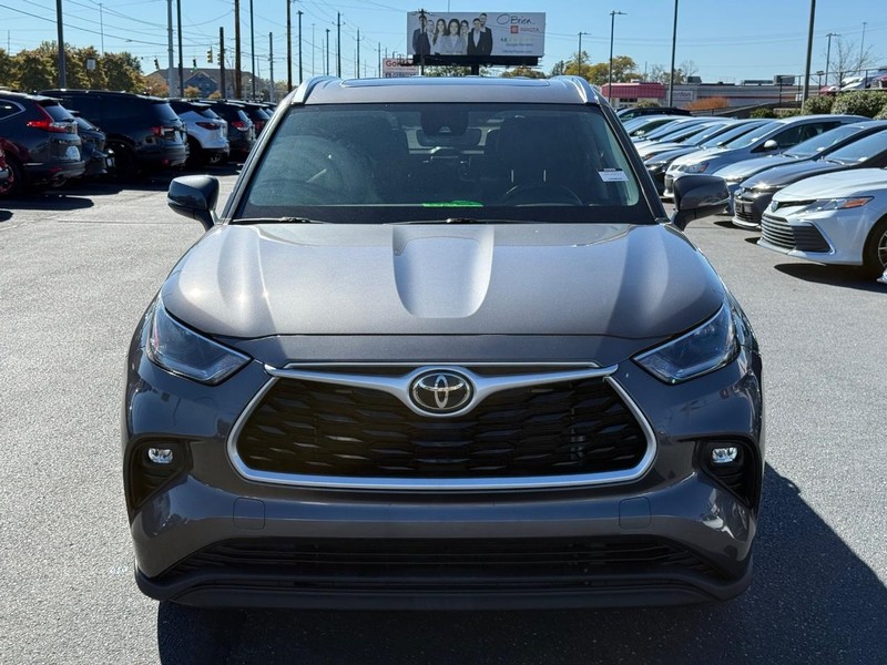 Toyota Highlander Vehicle Image 10