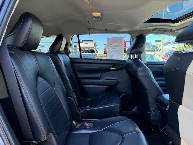 Toyota Highlander Vehicle Image 11