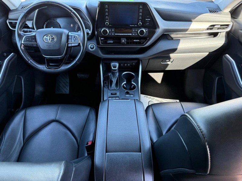 Toyota Highlander Vehicle Image 14