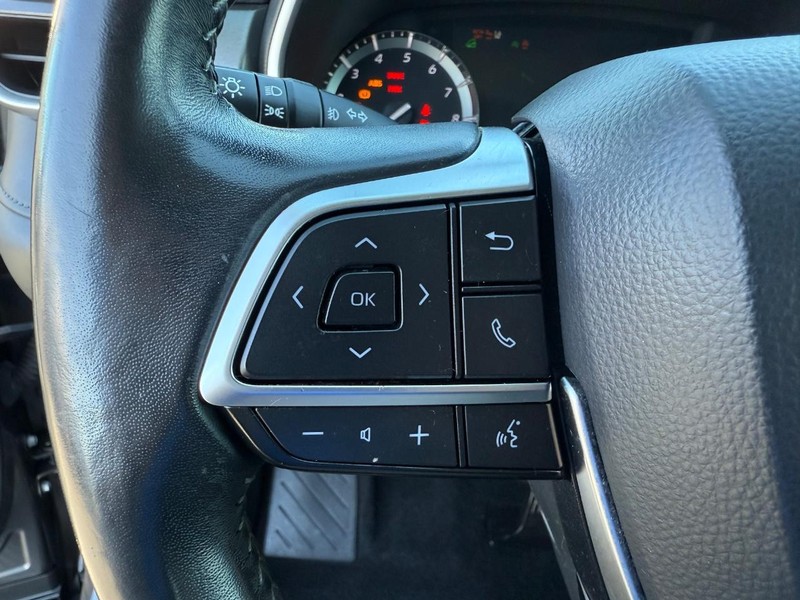 Toyota Highlander Vehicle Image 16