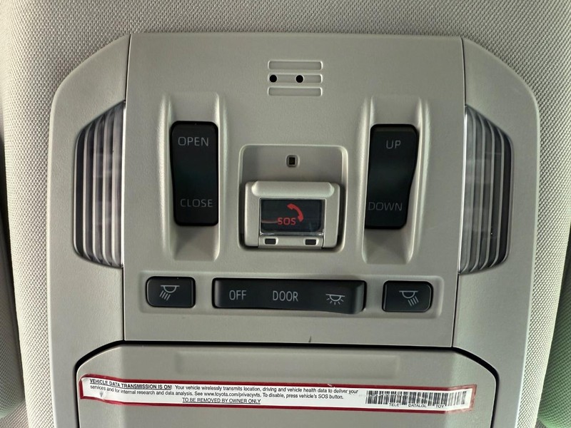 Toyota Highlander Vehicle Image 25