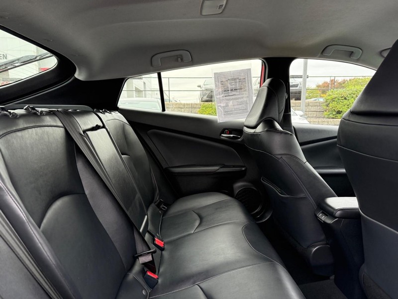 Toyota Prius Vehicle Image 10