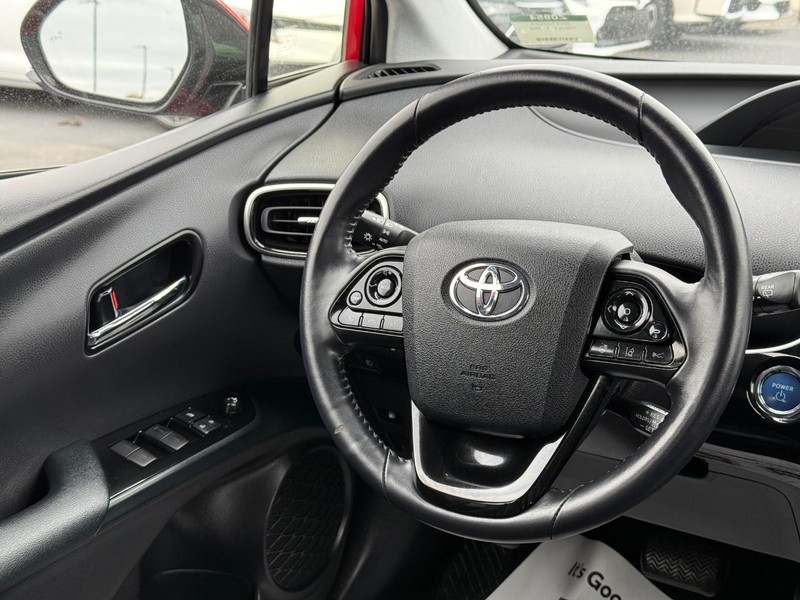 Toyota Prius Vehicle Image 12